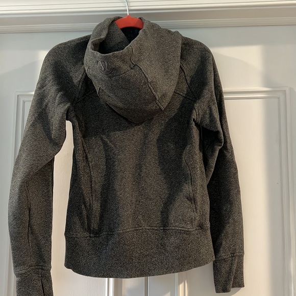 Lululemon Scuba Full-Zip Hoodie - Picture 4 of 8